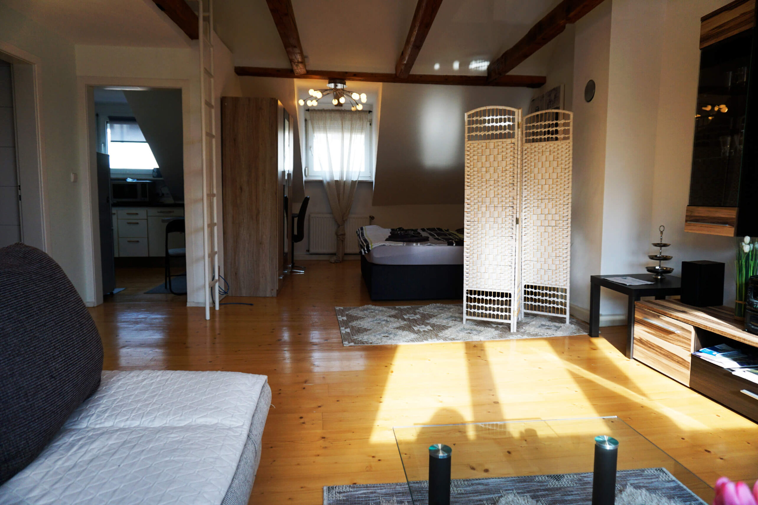 Fewo-DG-Wohn-Schlafzimmer-2